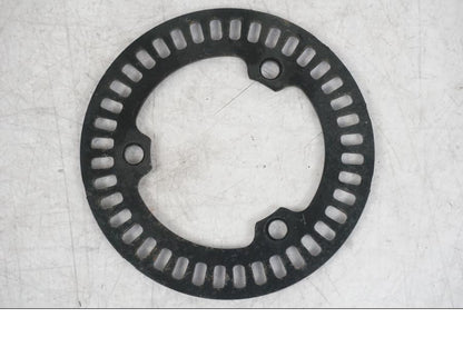 Snett uppifrån på ABS krans från en Yamaha MT-09 -2016 motorcykel.