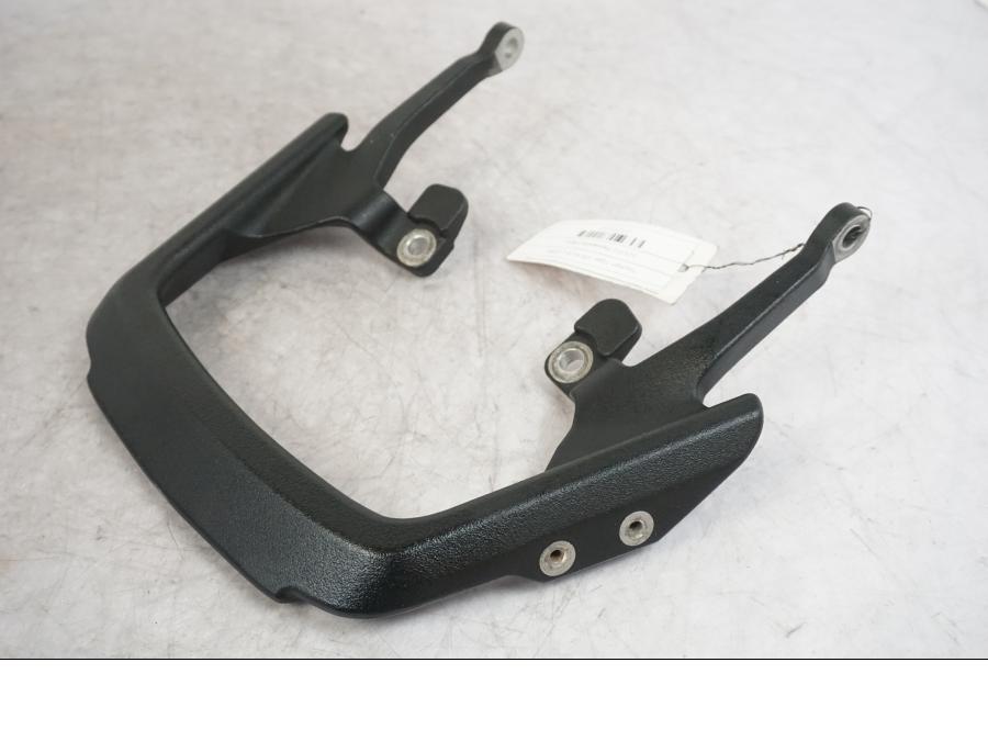 Höger sida på Passagerarbåge från en Triumph Tiger -2009 motorcykel.