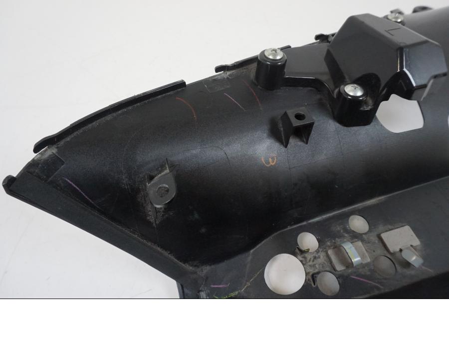 Snett uppifrån på Undertail från en Yamaha YZF 1000 R1 -2007 motorcykel.