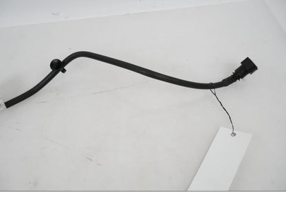 Höger sida på Bensinledning från en KTM 1290 Super Adventure S -2022 motorcykel.