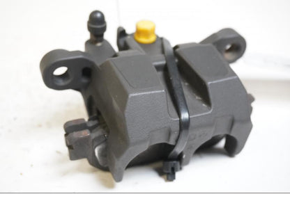 Baksidan på Bromsok från en Yamaha YZF 1000 R1 -2003 motorcykel.