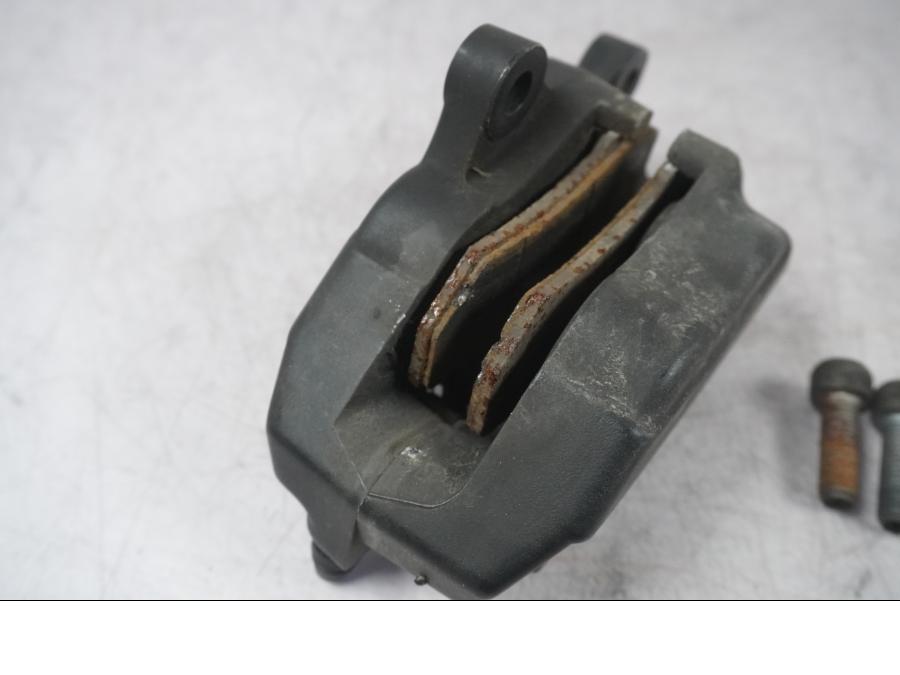 Snett uppifrån på Bromsok från en H-D Touring Street Glide FLHX -2009 motorcykel.