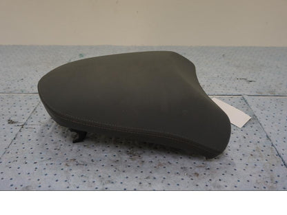 Framsidan på Sadel från en KTM 1290 Super Adventure -2015 motorcykel.