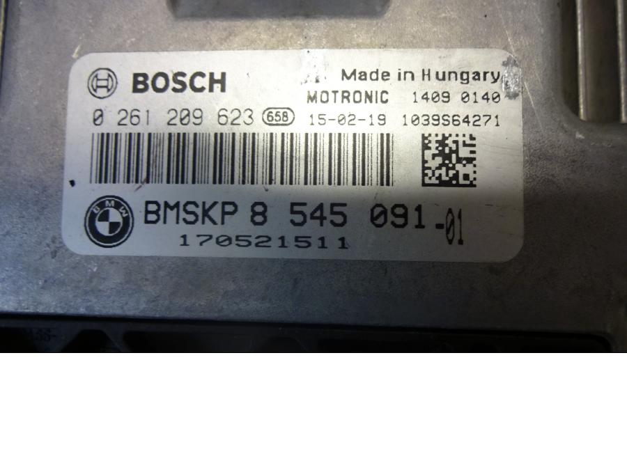 Baksidan på Motronic Styrenhet från en BMW F 800 GT -2015 motorcykel.