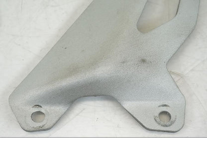 Baksidan på Fotpinnehälskydd från en Ducati Streetfighter V4 -2020 motorcykel.