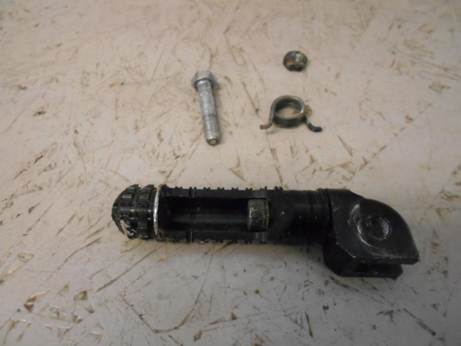 Baksidan på Fotpinne från en BMW S 1000 RR -2017 motorcykel.