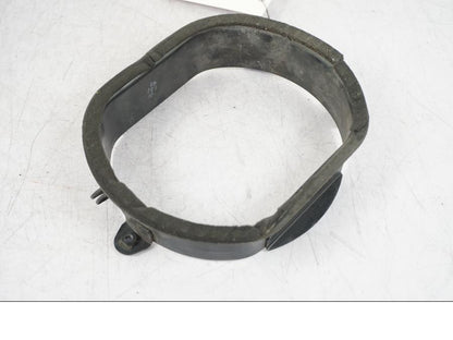 Höger sida på Vattenkylfläktfäste från en Suzuki VZ 800 -2000 motorcykel.