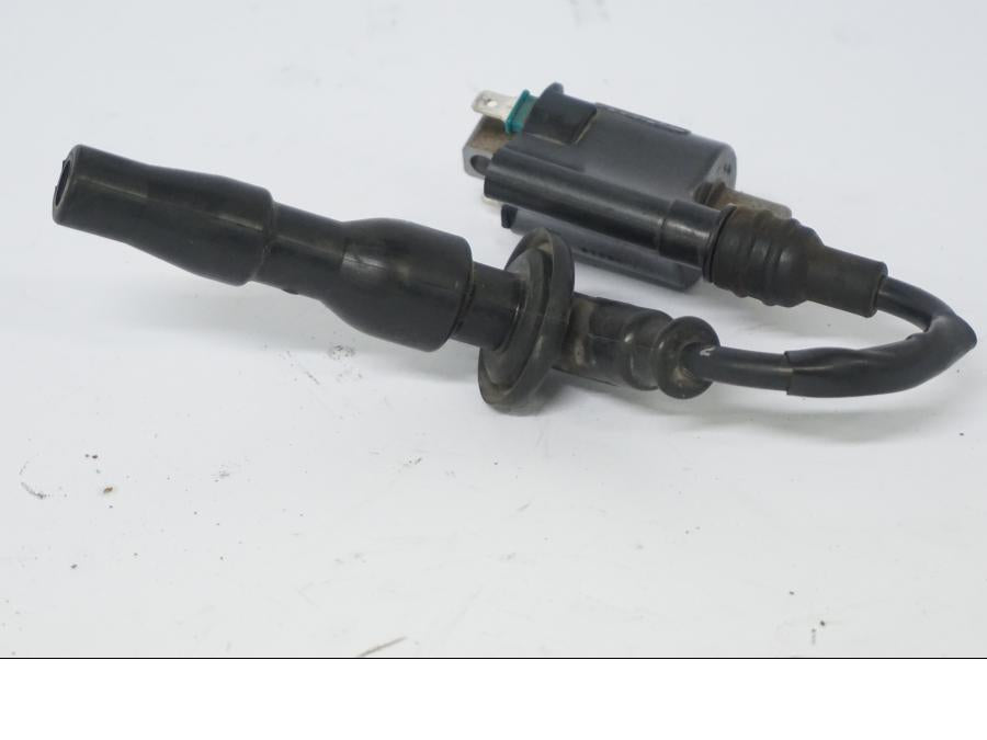 Framsidan på Tändspole från en Honda CB 500 X -2015 motorcykel.