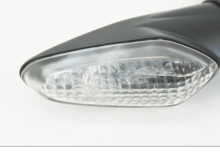 Höger sida på Blinkers LED från en Ducati Streetfighter V4 -2020 motorcykel.