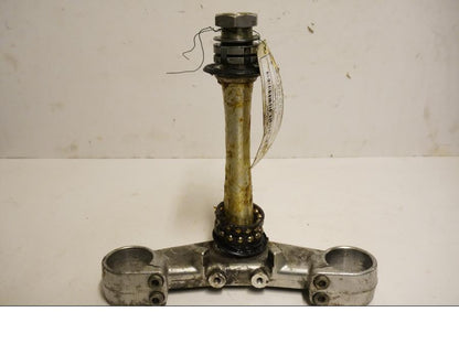 Framsidan på Gaffelkrona från en Yamaha YZF R6 -2001 motorcykel.