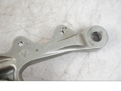 Snett uppifrån på Fotpinnefäste från en Kawasaki ZX-6R -2006 motorcykel.