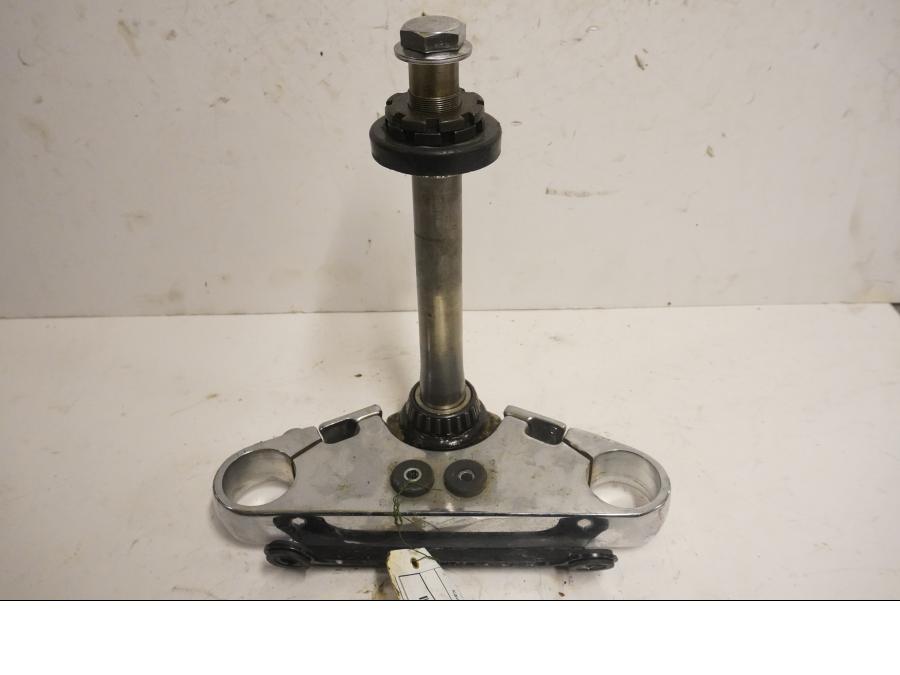 Framsidan på Gaffelkrona från en Kawasaki VN 1500 -1995 motorcykel.