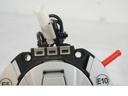 Höger sida på Bensintanklucka från en BMW R 1250 GS -2021 motorcykel.