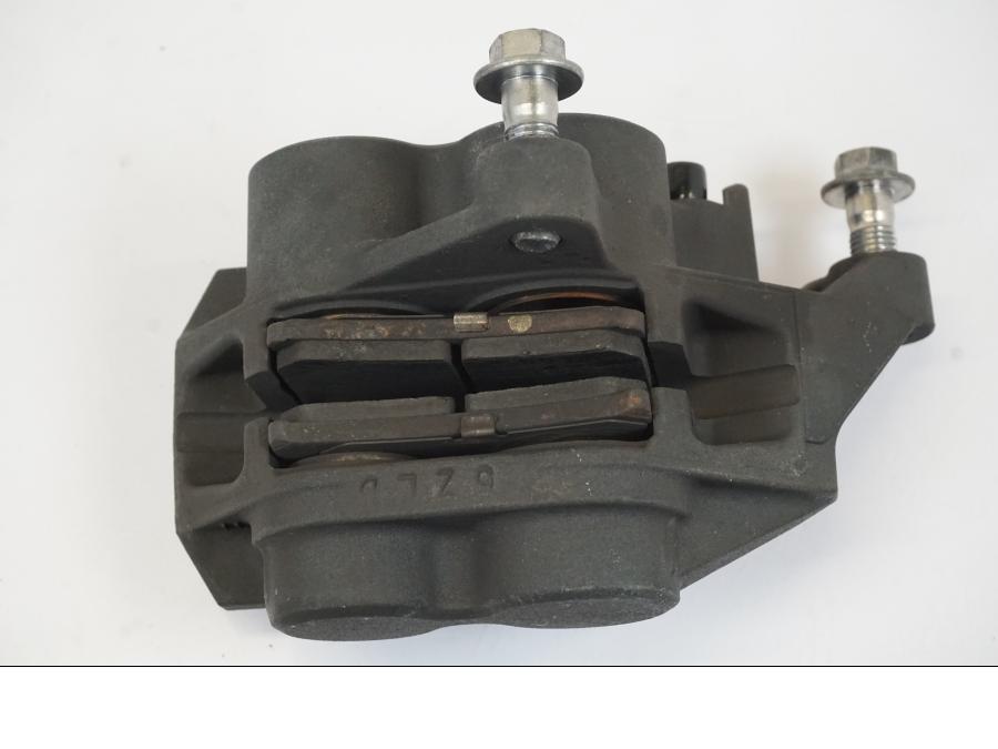 Snett uppifrån på Bromsok från en Yamaha MT-07 -2016 motorcykel.