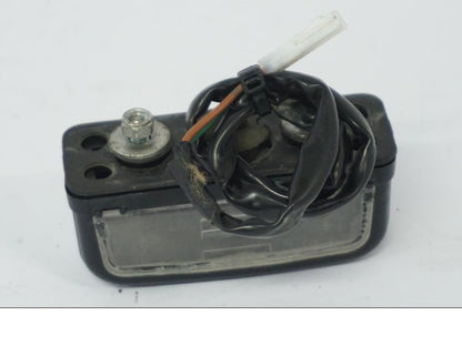 Vänster sida på Skyltbelysning från en Honda CB 500 X -2015 motorcykel.