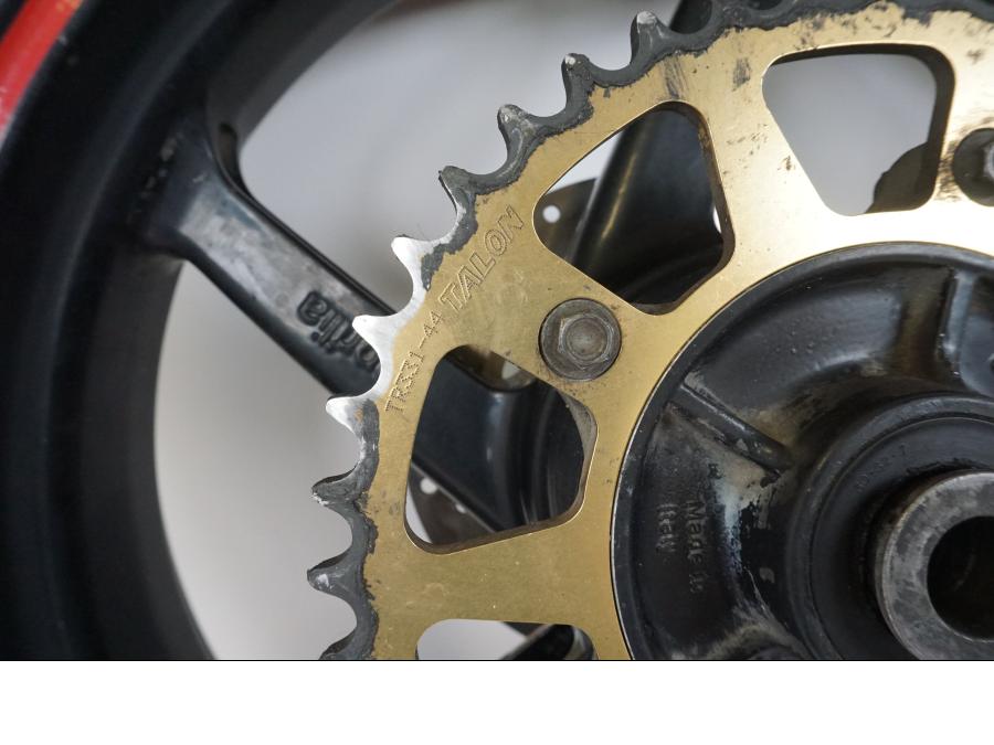 Höger sida på Hjulpaket från en Aprilia RS 250 -1998 motorcykel.