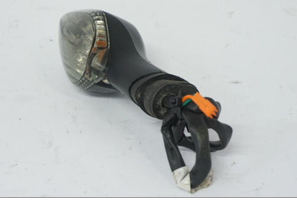 Snett nerifrån på Blinkers från en Honda CB 500 X -2015 motorcykel.