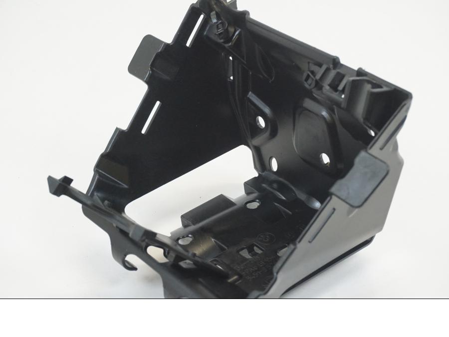 Vänster sida på Fäste från en BMW R 1200 GS -2018 motorcykel.