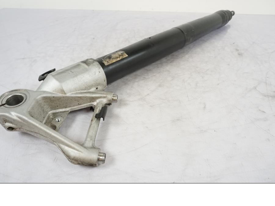 Framsidan på Gaffelben från en BMW R 1250 GS -2019 motorcykel.