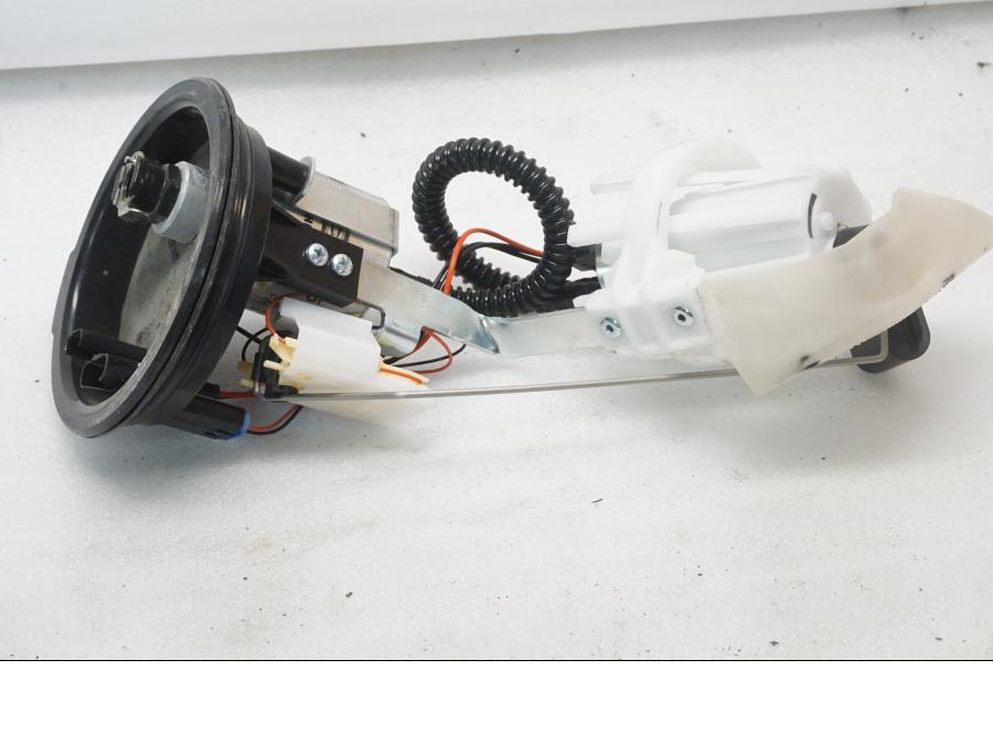 Framsidan på Bensinpump insprut från en BMW R 1200 GSA -2017 motorcykel.