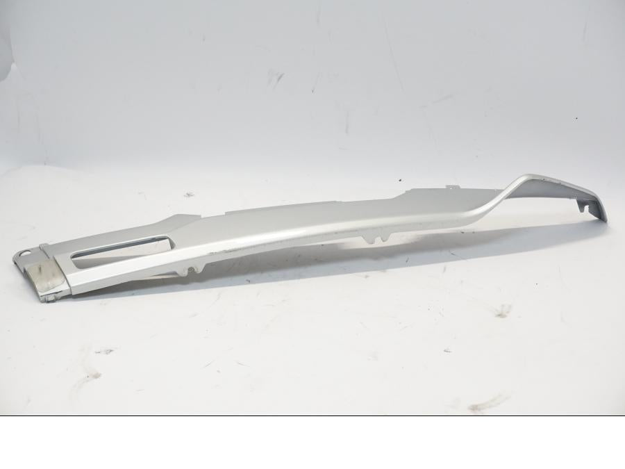 Baksidan på Bakvinge från en BMW R 1150 RS -2004 motorcykel.