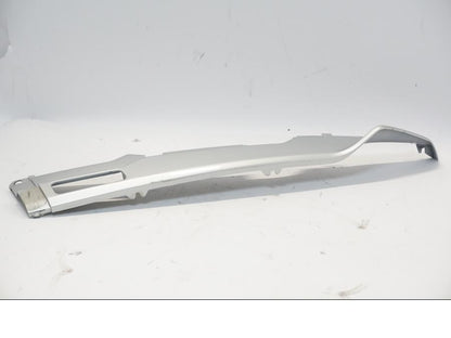 Baksidan på Bakvinge från en BMW R 1150 RS -2004 motorcykel.