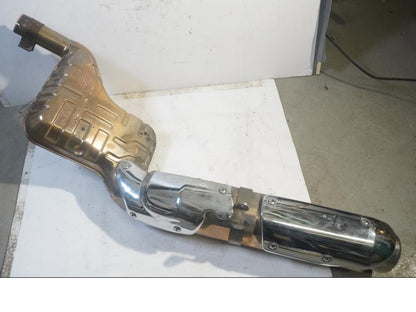 Framsidan på Ljuddämpare från en BMW R 1100 R -1995 motorcykel.