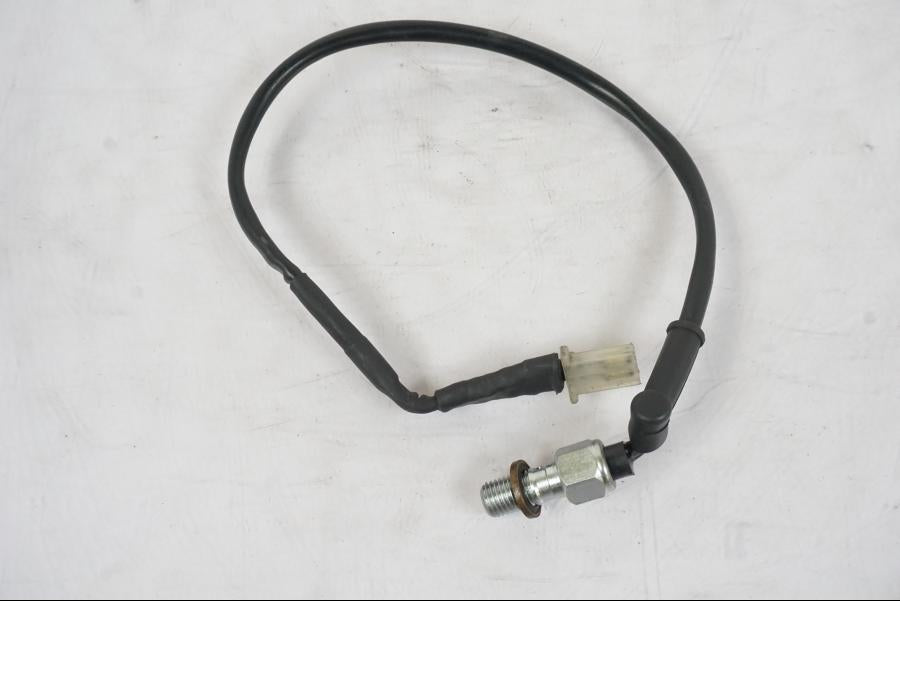 Framsidan på Bromsljuskontakt från en Honda CBR 900 RR -2003 motorcykel.