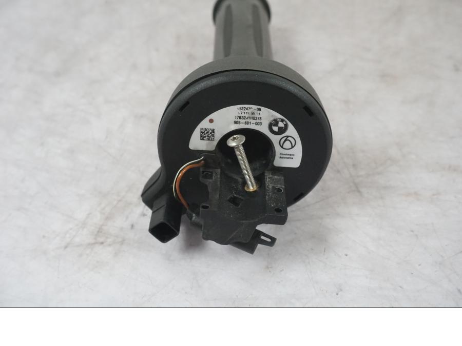 Vänster sida på Gasreglage från en BMW F 800 R -2018 motorcykel.