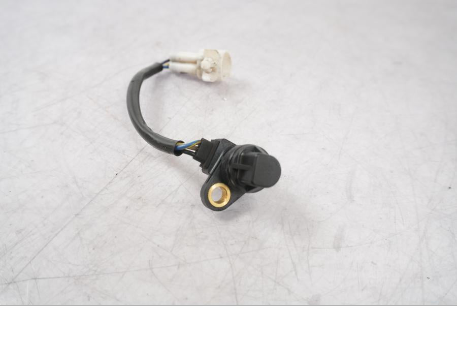 Baksidan på Kamaxelgivare från en Ducati Multistrada 1260 -2020 motorcykel.