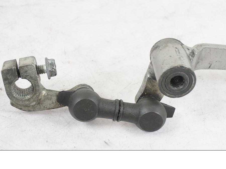 Snett nerifrån på Växelpedal från en Honda CBR 1000 F -1989 motorcykel.