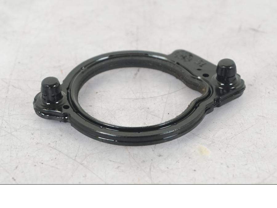 Höger sida på Ventilkåpa från en BMW R 1200 GSA -2014 motorcykel.