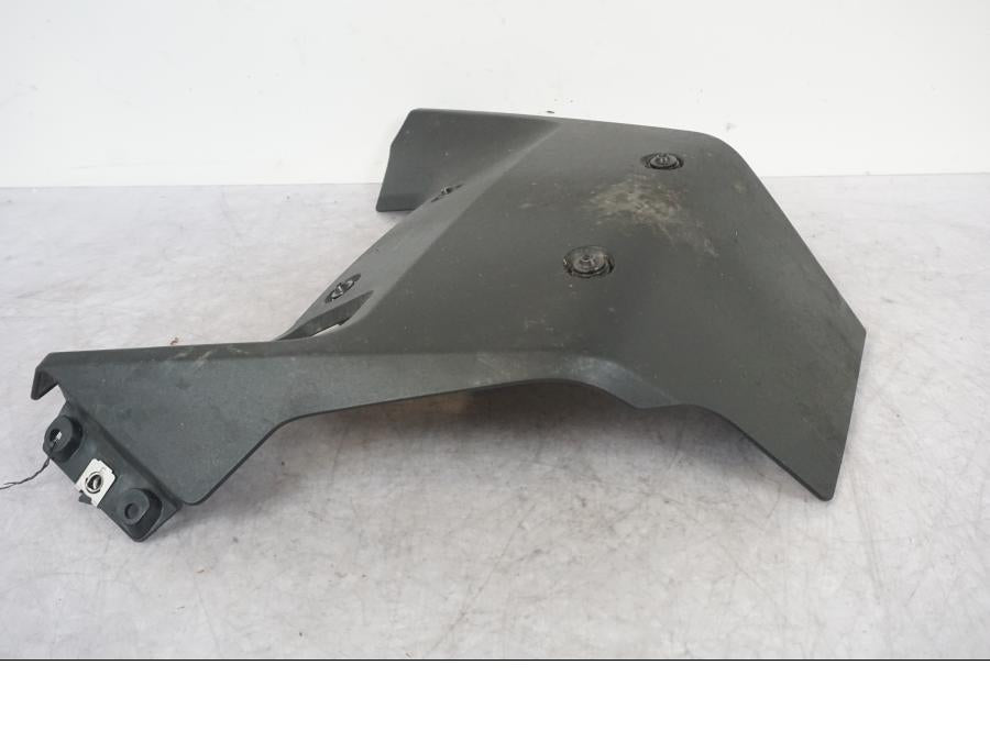 Framsidan på Hasplast från en KTM 1290 Super Adventure S -2022 motorcykel.