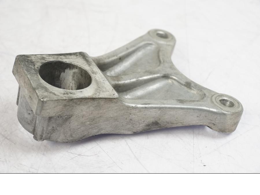 Höger sida på Bromsoksfäste från en Suzuki GSX 1300 RX -1999 motorcykel.