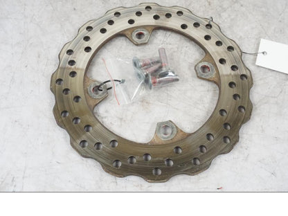 Snett uppifrån på Bromsskiva från en Kawasaki ZX-6R -2006 motorcykel.