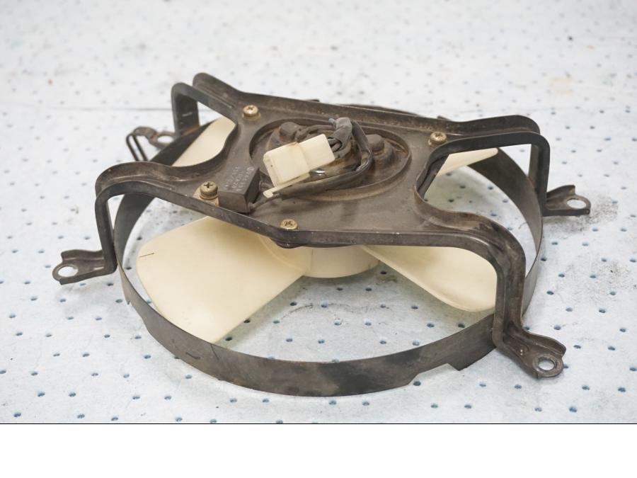 Baksidan på Vattenkylfläkt från en Honda GL 1200 -1987 motorcykel.