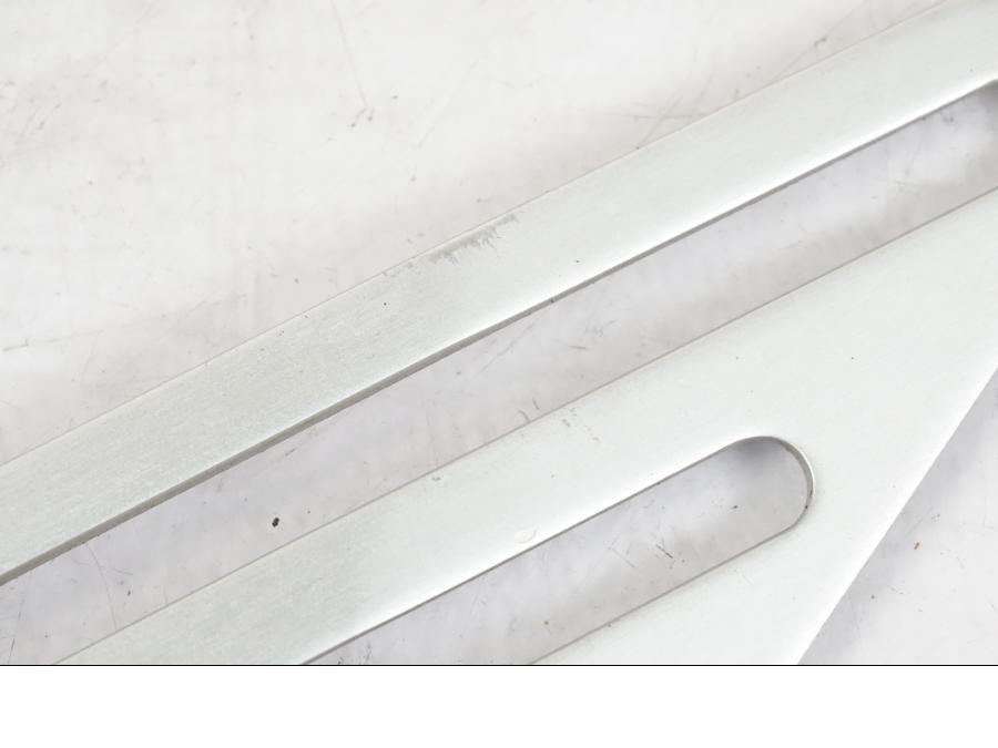 Baksidan på Fotpinnehälskydd från en Kawasaki ZZ-R 1400 -2009 motorcykel.