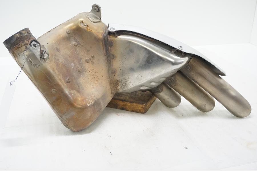 Baksidan på Ljuddämpare från en MV Agusta Brutale 800 -2014 motorcykel.