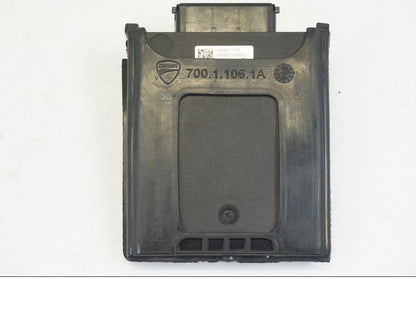 Extrabild1 på CDI / ECU från en Ducati Streetfighter V4 -2020 motorcykel.