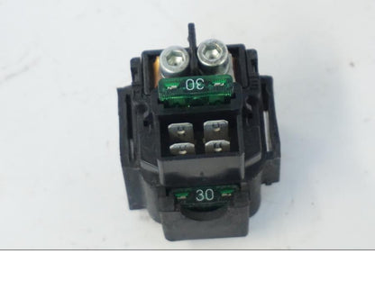 Höger sida på Startrelä från en Honda SH 300 A -2011 scooter.