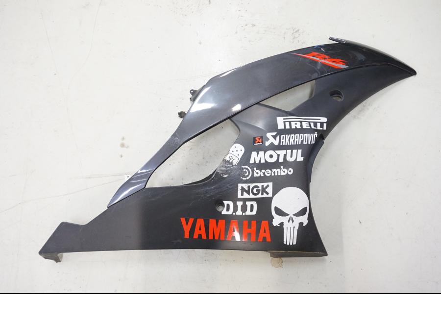 Framsidan på Sidkåpa från en Yamaha YZF R6 -2008 motorcykel.