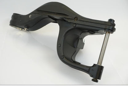 Snett uppifrån på Sving från en KTM 1290 Super Duke -2020 motorcykel.