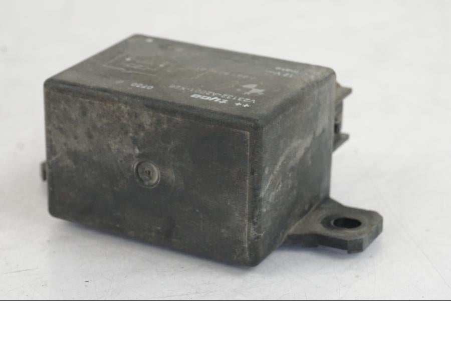 Vänster sida på Startrelä från en BMW F 800 GS -2008 motorcykel.