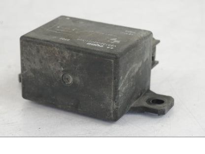 Vänster sida på Startrelä från en BMW F 800 GS -2008 motorcykel.