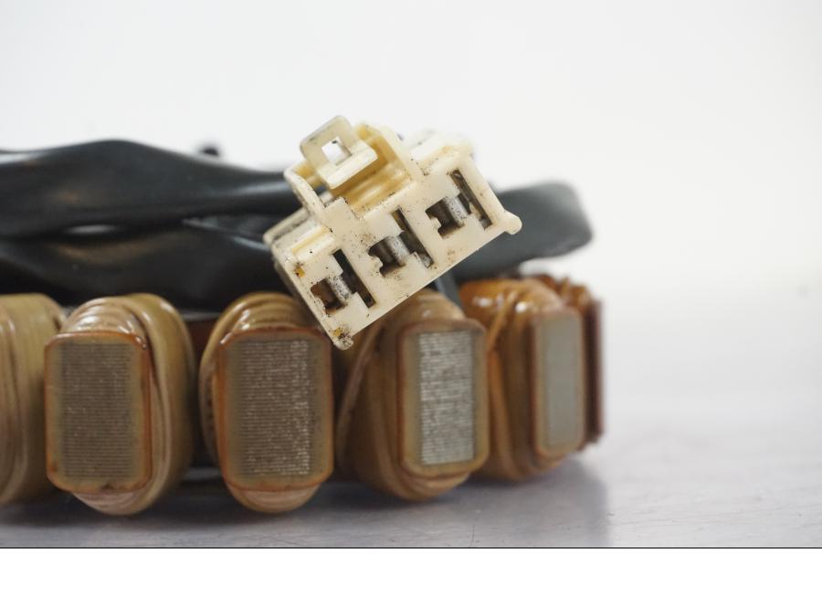 Baksidan på Generator från en Kawasaki ZZ-R 1400 -2009 motorcykel.