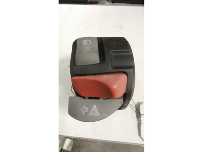 Baksidan på Styrelreglage från en BMW R 1200 R -2007 motorcykel.