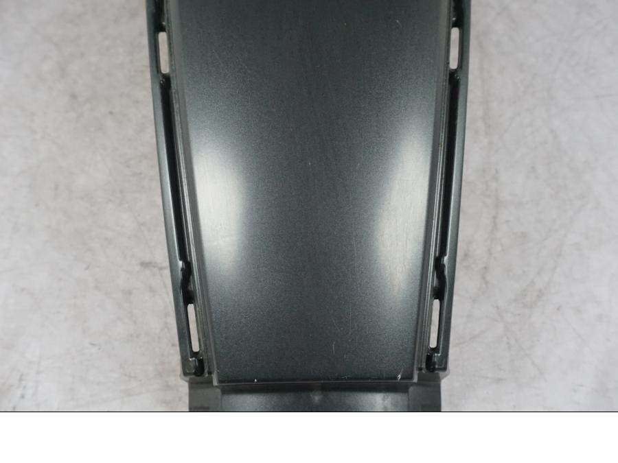 Höger sida på Bensintankskåpa från en BMW K 1600 GTL -2015 motorcykel.