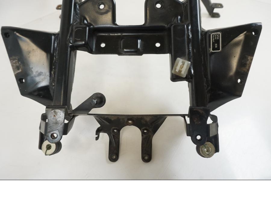 Höger sida på Bakram från en BMW F 650 CS -2002 motorcykel.