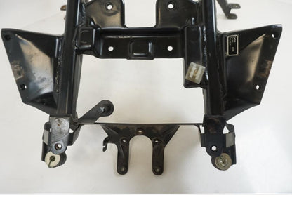 Höger sida på Bakram från en BMW F 650 CS -2002 motorcykel.