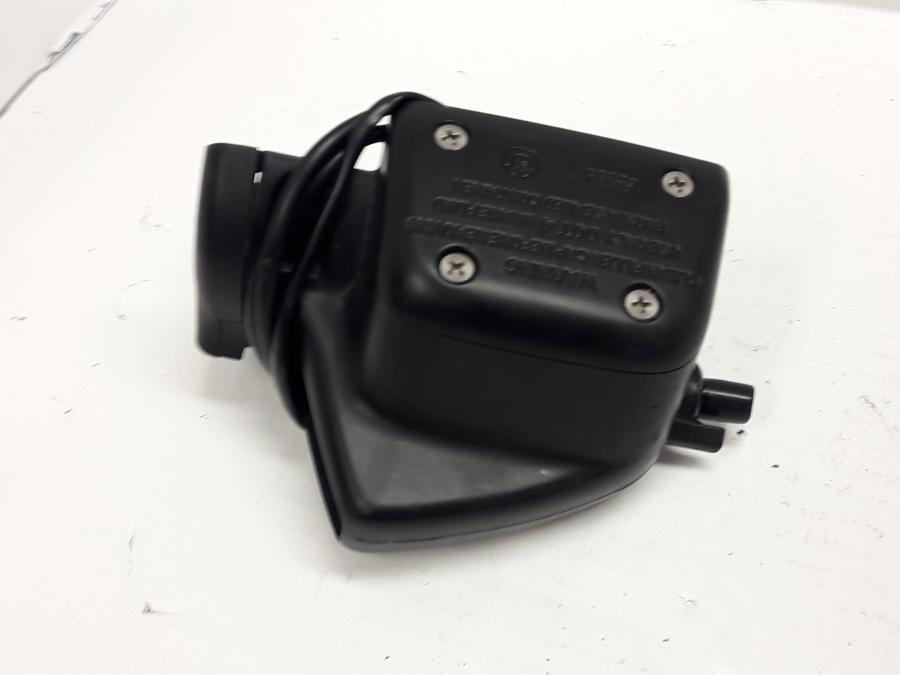 Framsidan på Bromshuvudcylinder från en BMW K 1200 LT -2006 motorcykel.